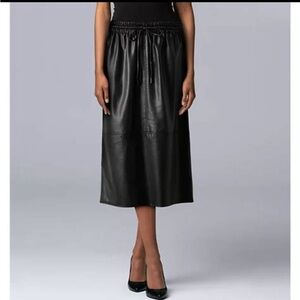 Vera Wang Kohl's faux leather skirt with lining XL New